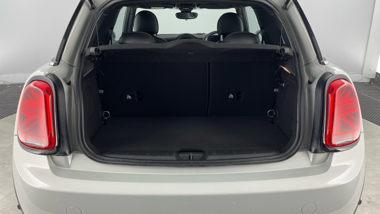 MINI Hatchback 135kW Cooper S Level 3 33kWh 3dr Auto Electric Hatchback